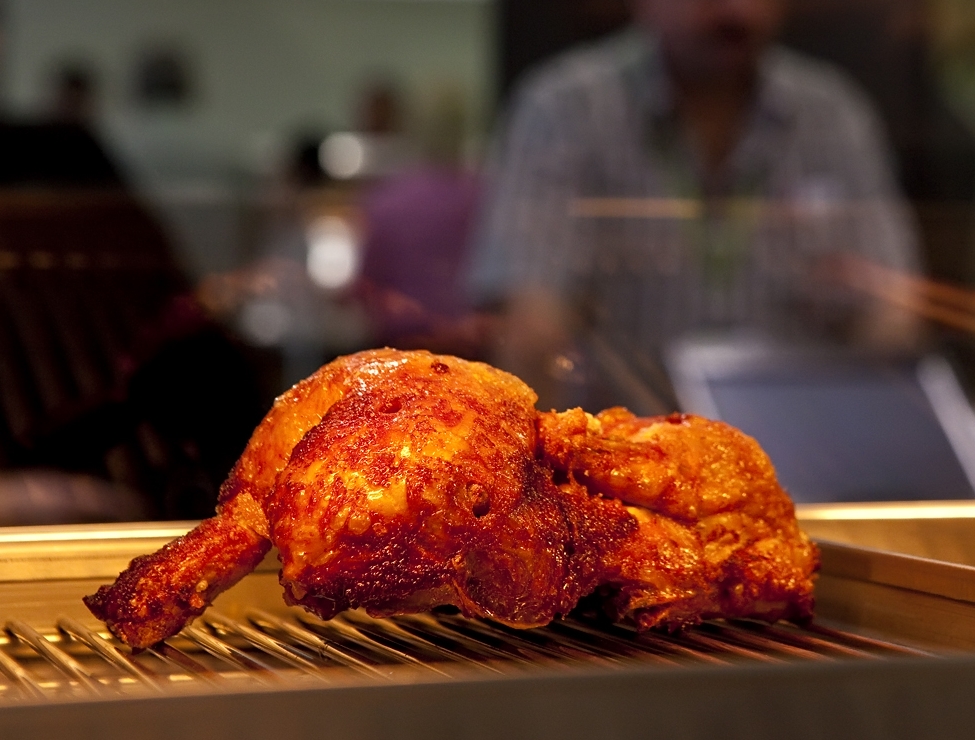 Hot food counter keeping food high temperatures